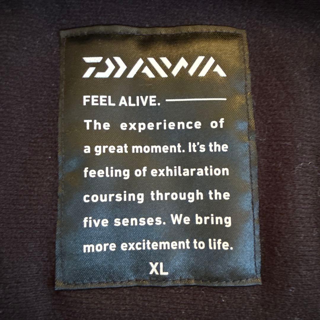 DAIWA ダイワ　ウォームアップスーツ　セットアップ　中　　防寒　釣り