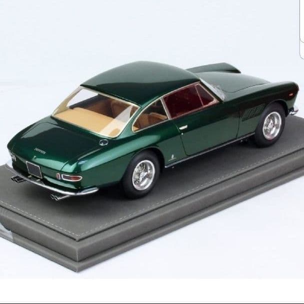 BBR 1/18スケール フェラーリ 330GT 2+2 Enzo