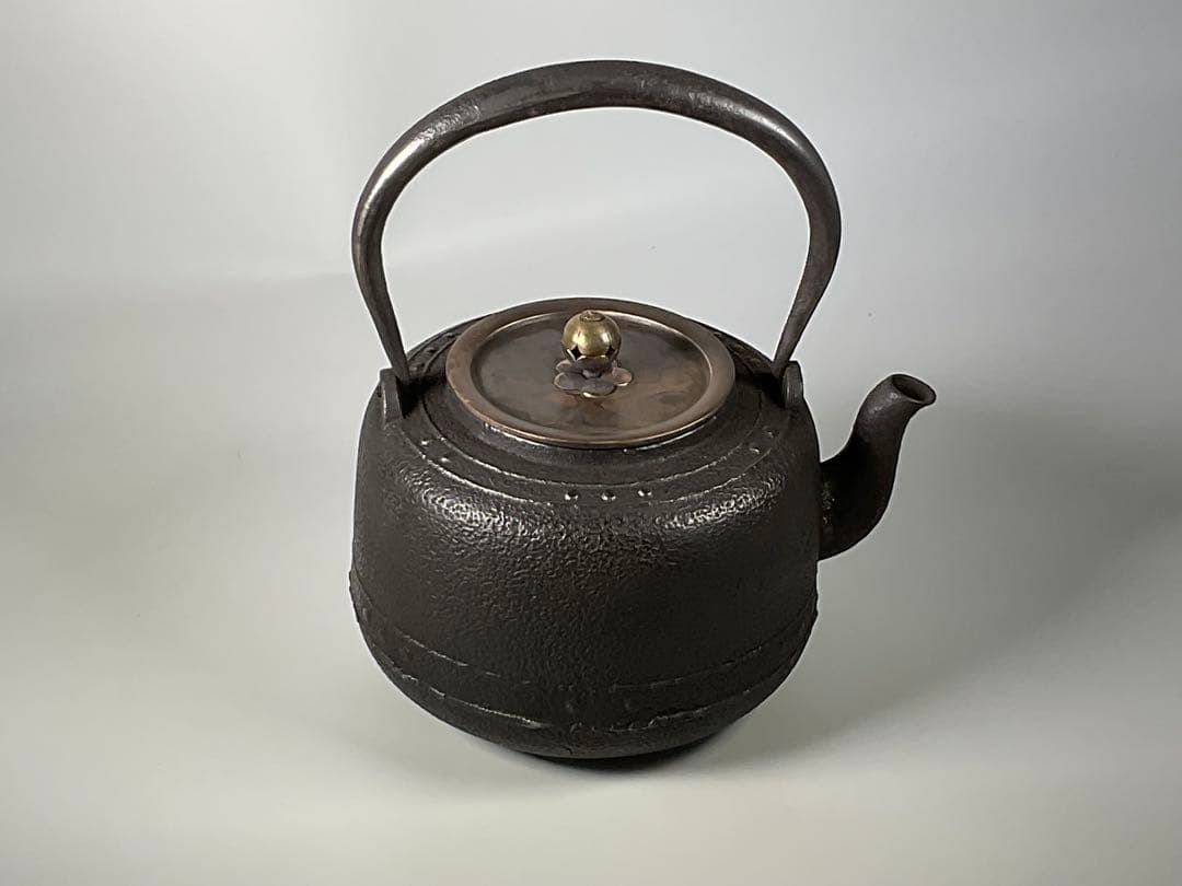 小振りな鉄瓶　斑銅蓋　煎茶道具