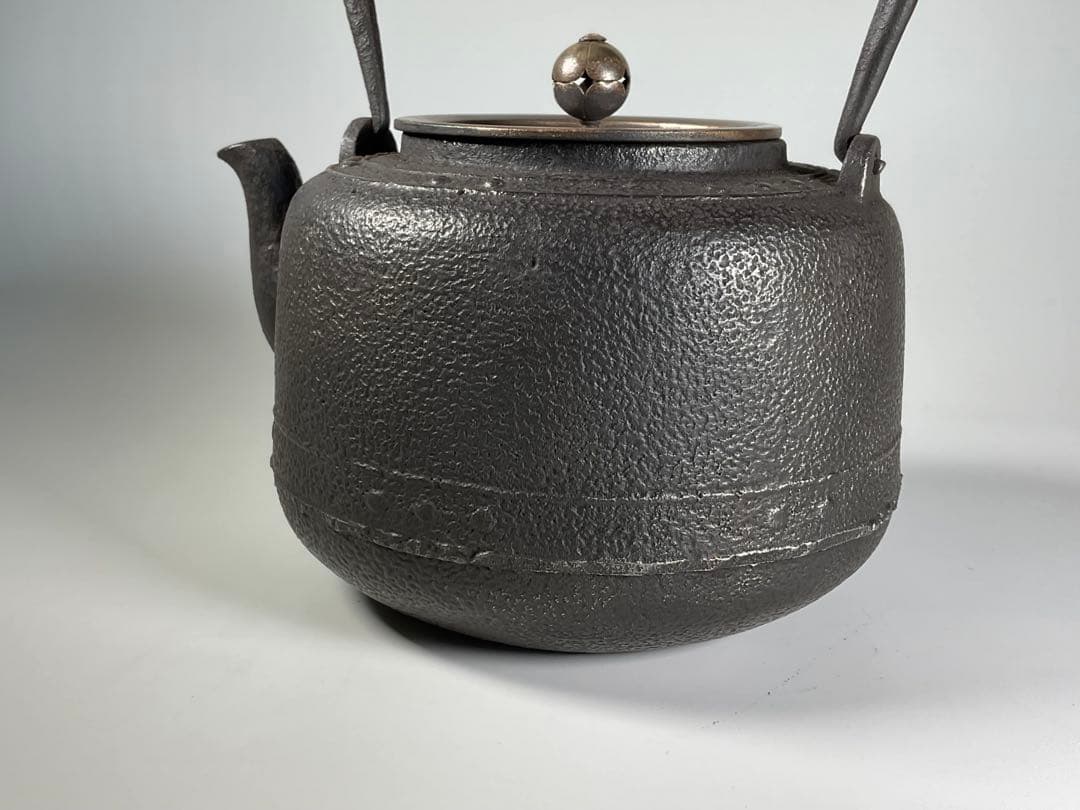 小振りな鉄瓶　斑銅蓋　煎茶道具