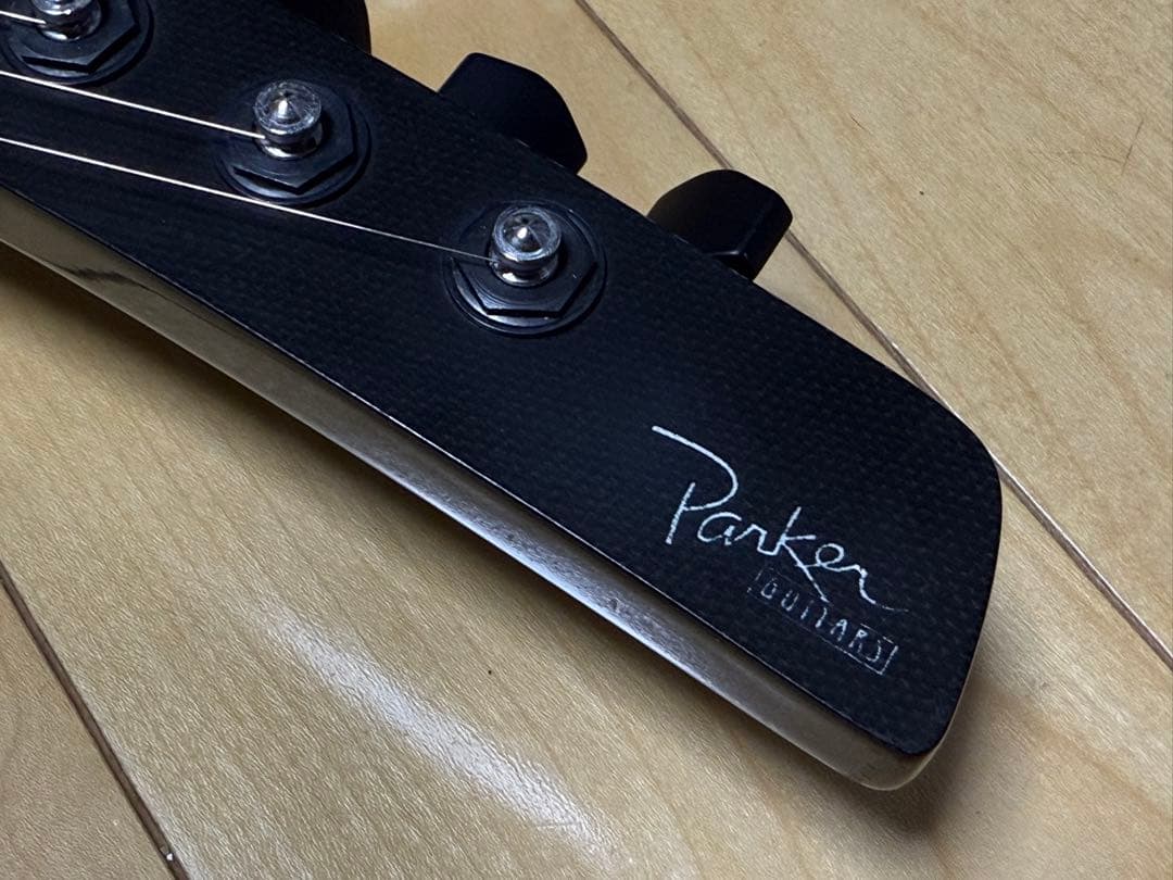 ギター Parker Fly Deluxe USA2004 DiMarzio/Piezo