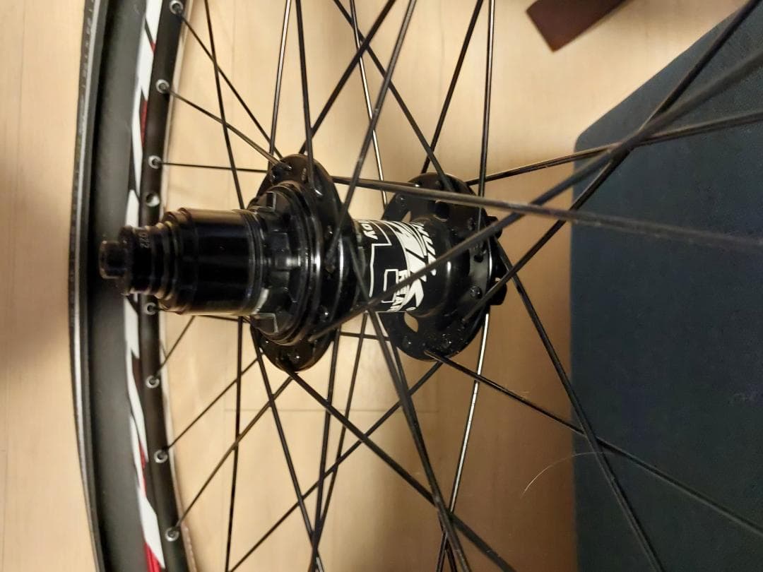 PASAK 24インチ前後ホイール、マラソン24x1.75、DT互換キャップ