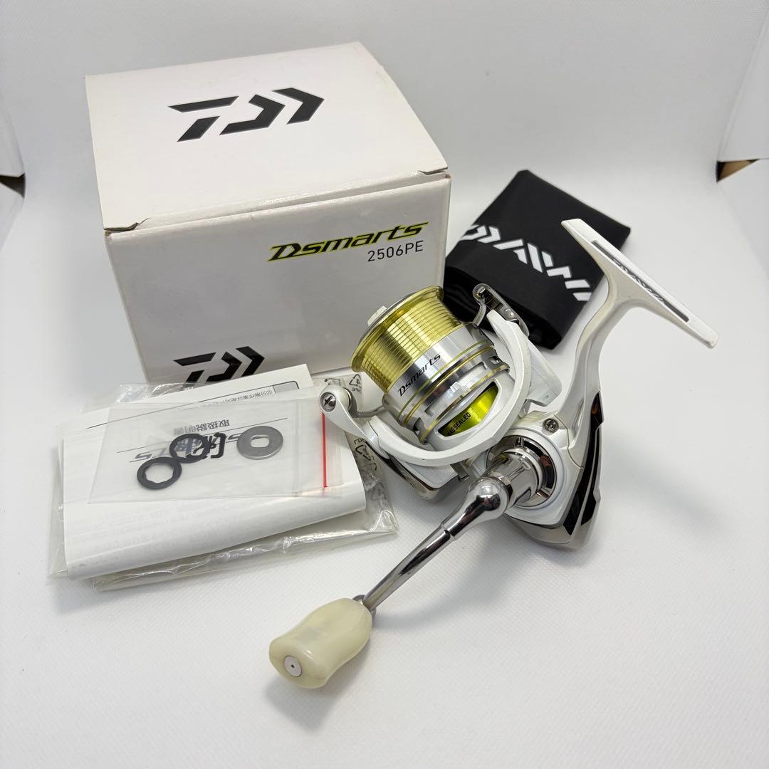 DAIWA　Dsmarts 2506PE リール　ディースマーツ　白　ダイワ