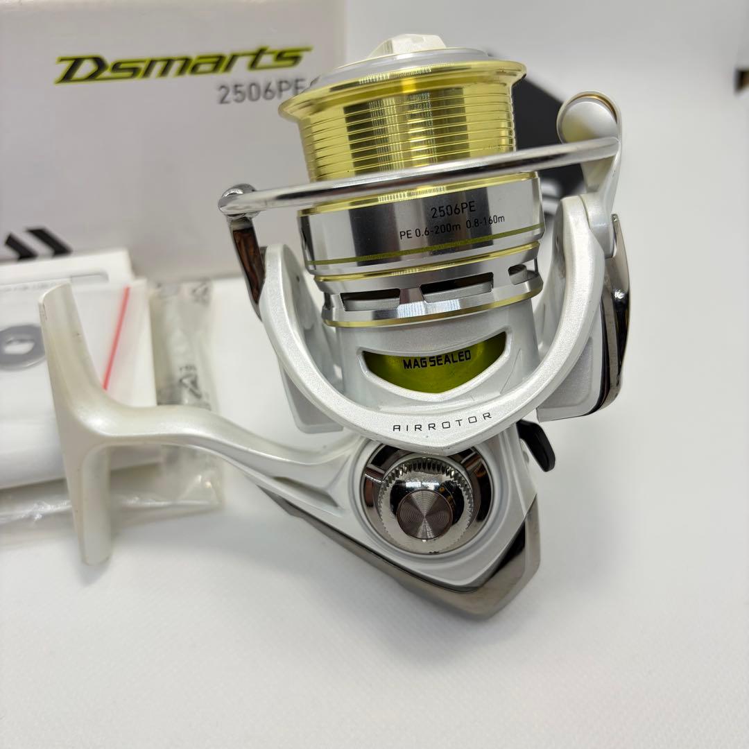 DAIWA　Dsmarts 2506PE リール　ディースマーツ　白　ダイワ