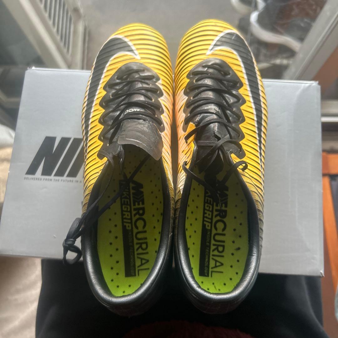 Nike マーキュリアルヴェイパー11