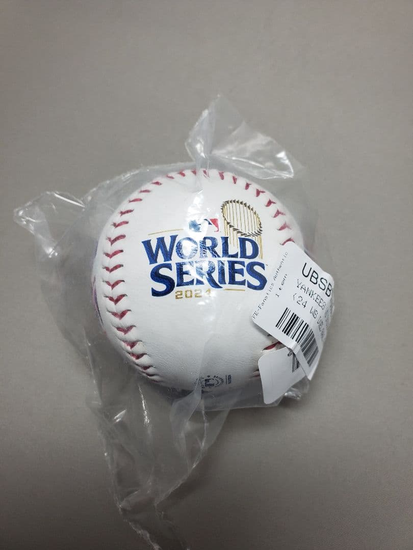 ワールドシリーズキャップ・ボール・冊子セット　ドジャースVSヤンキース 大谷翔平