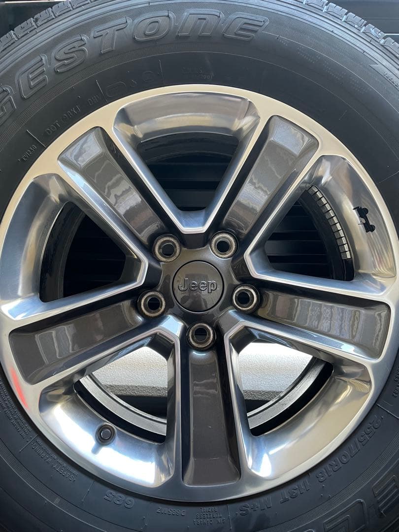 JeepジープラングラーJLサハラ18インチ純正タイヤ付ホイール 5本セット中古