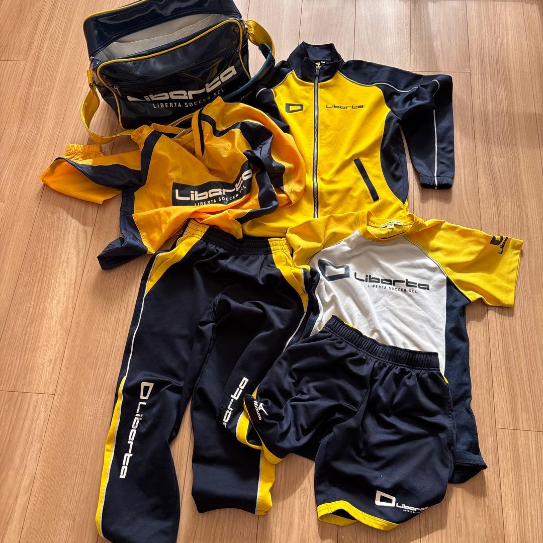 再値下げLiberta サッカーウェアセット　カバン付き