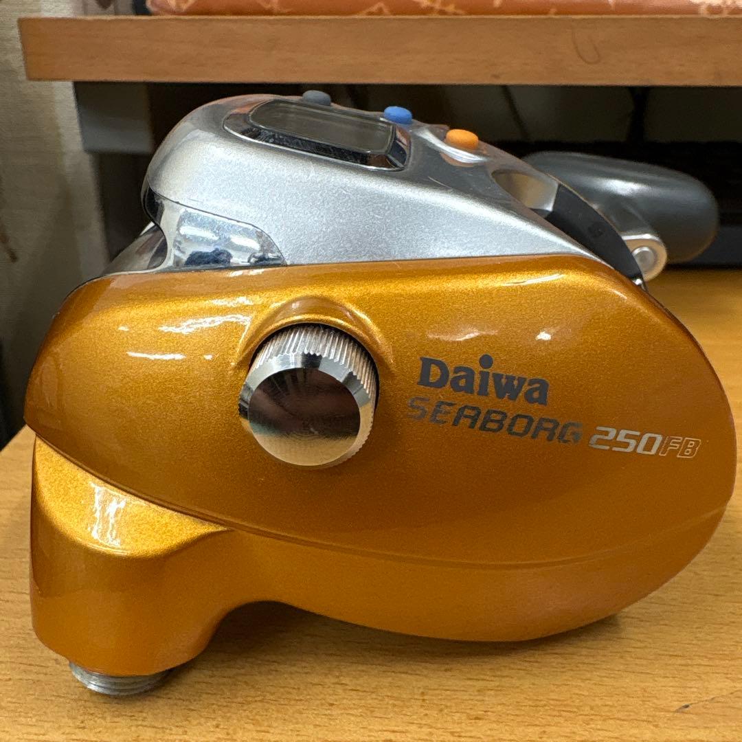 Daiwa SEABORG 250FB 電動リール オレンジ　ジャンク