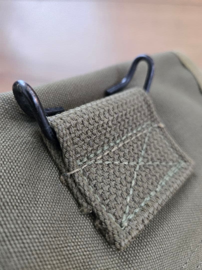 第二次大戦中　実物　U.S. 1944年製 3ポケットポーチ