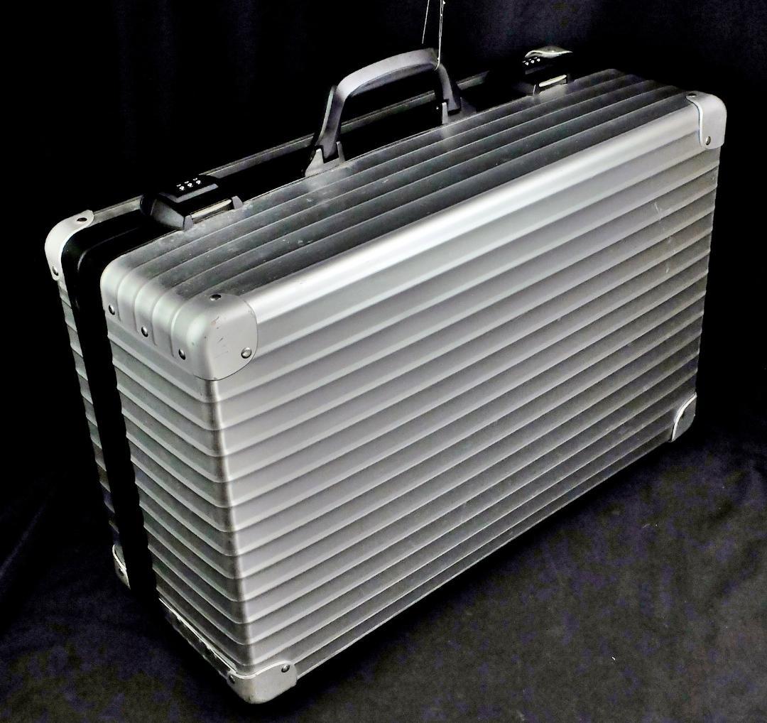 リモワ 956.55『サヴァンナ後期』ボーディングケース IATA 防水トレイ