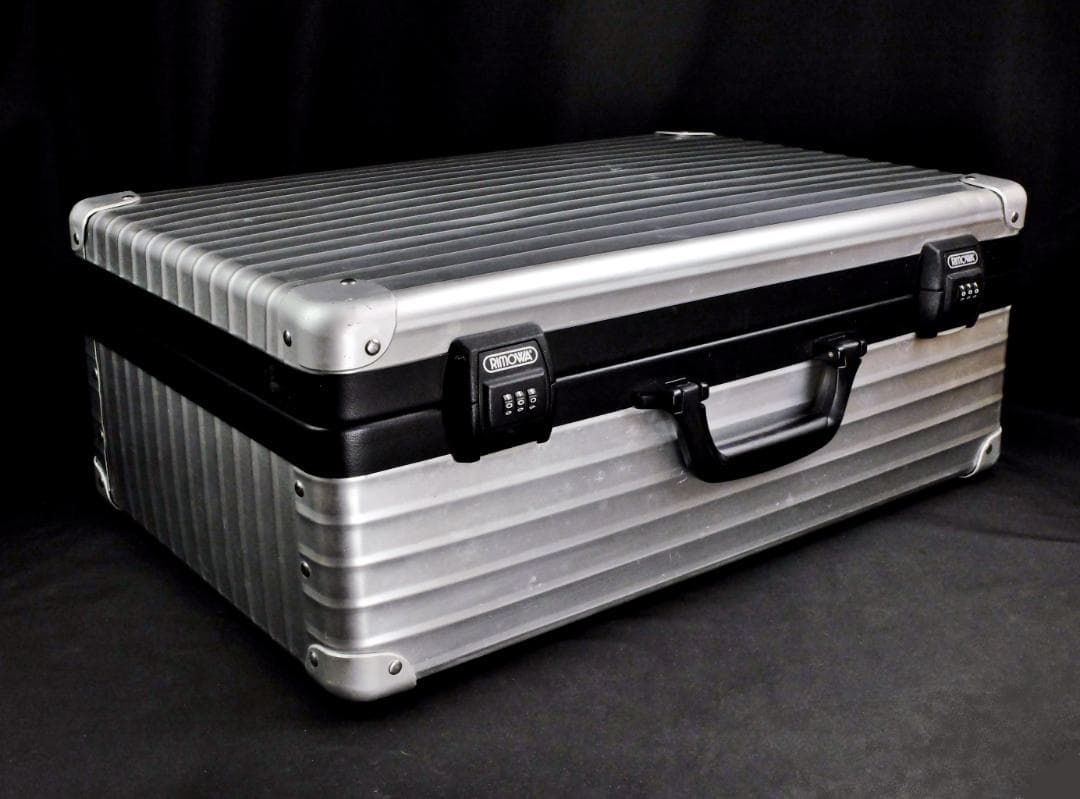 リモワ 956.55『サヴァンナ後期』ボーディングケース IATA 防水トレイ