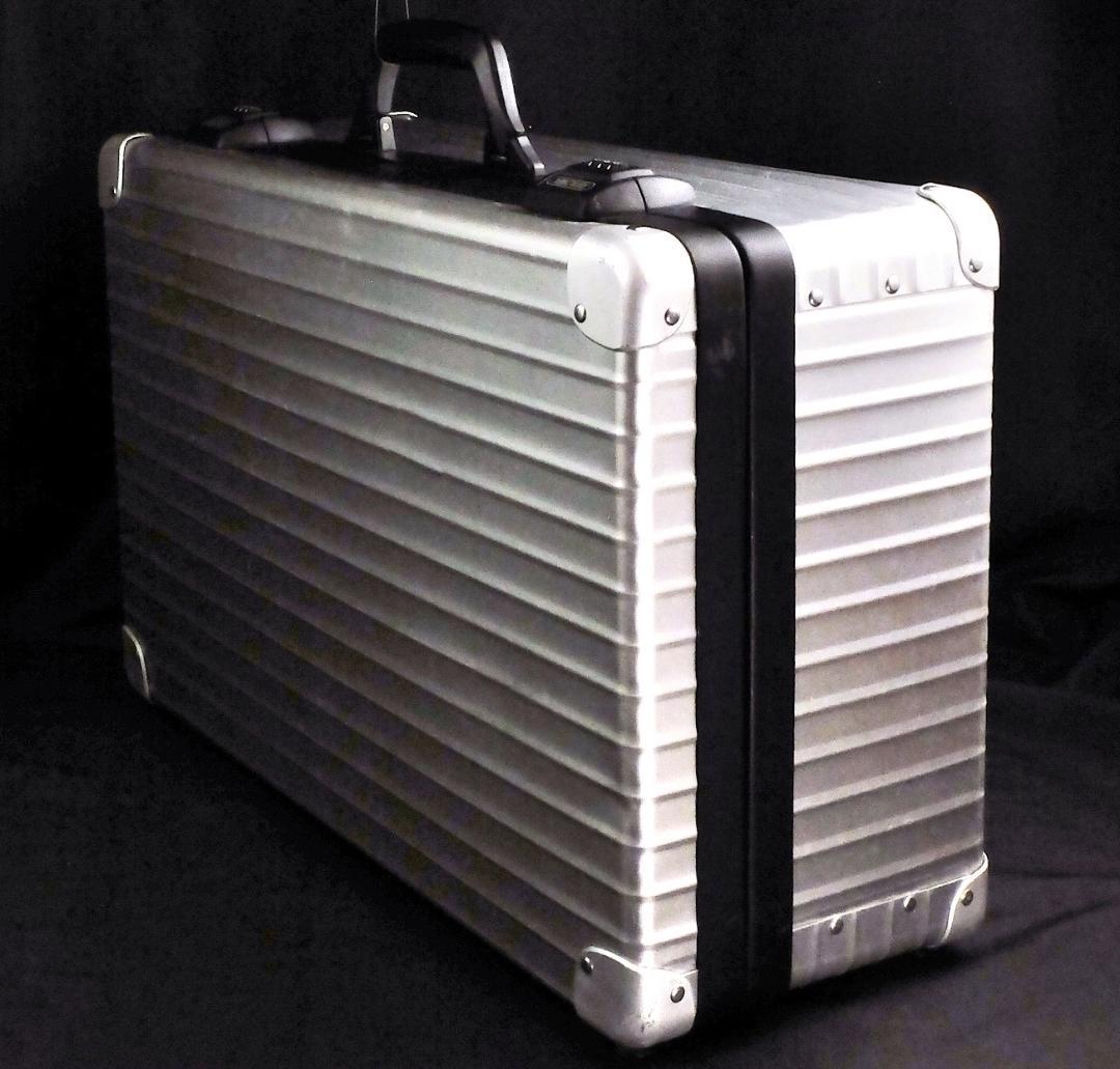 リモワ 956.55『サヴァンナ後期』ボーディングケース IATA 防水トレイ