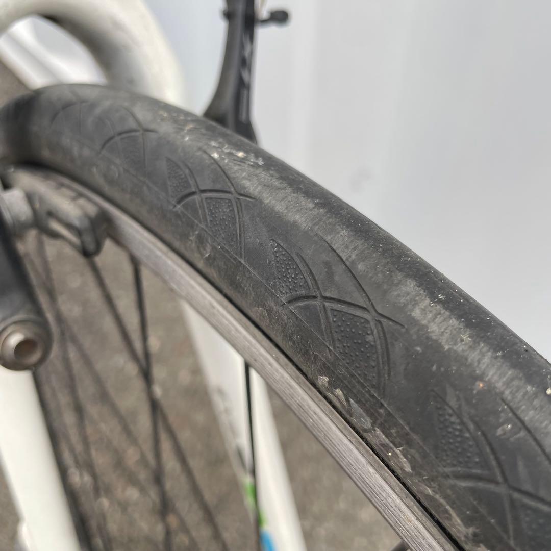 クロスバイク FX7.4 身長165-175cm 定価8.8万円 ホワイト