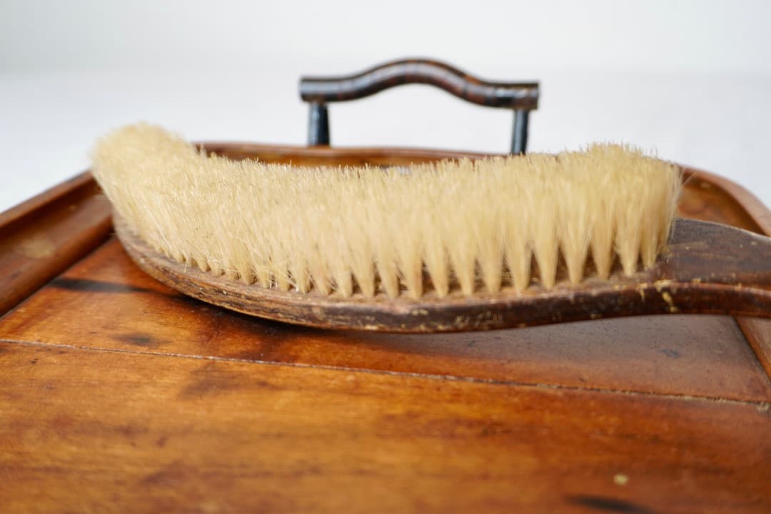 イギリス アンティーク 木製のブレッドクラムブラシとトレイ