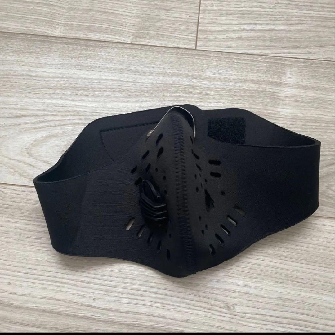 サバゲー特殊部隊セット　黒迷彩服、ベスト、ヘルメット、フェイスガード点、インナー