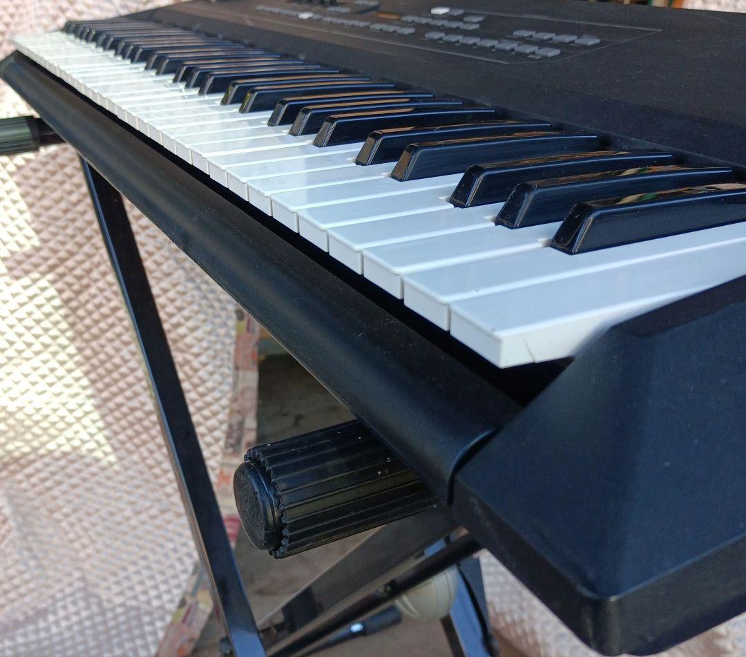 Yamaha KX61 シンセサイザー