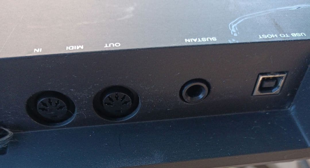 Yamaha KX61 シンセサイザー