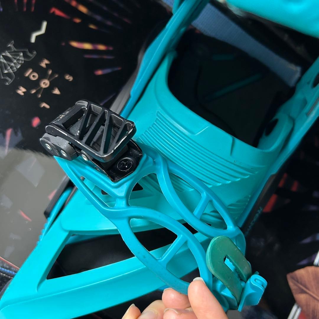 【Salomon】ビンディング付　板 wonder 139cm ホログラムS