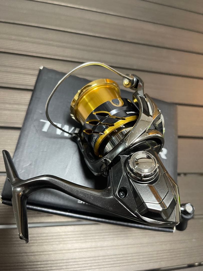 SHIMANO シマノ　20 ツインパワー　2500s