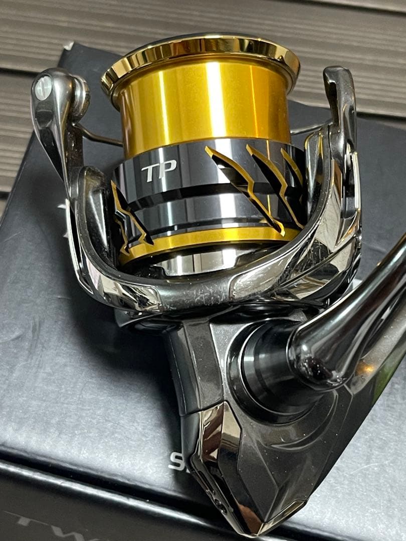 SHIMANO シマノ　20 ツインパワー　2500s