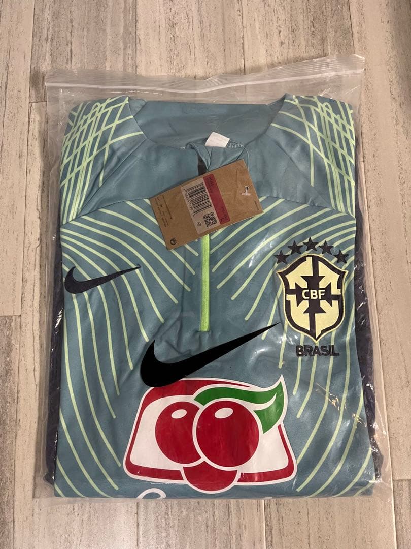 ブラジル代表　ナイキ　トレーニングウェア　上下セット　Lサイズ