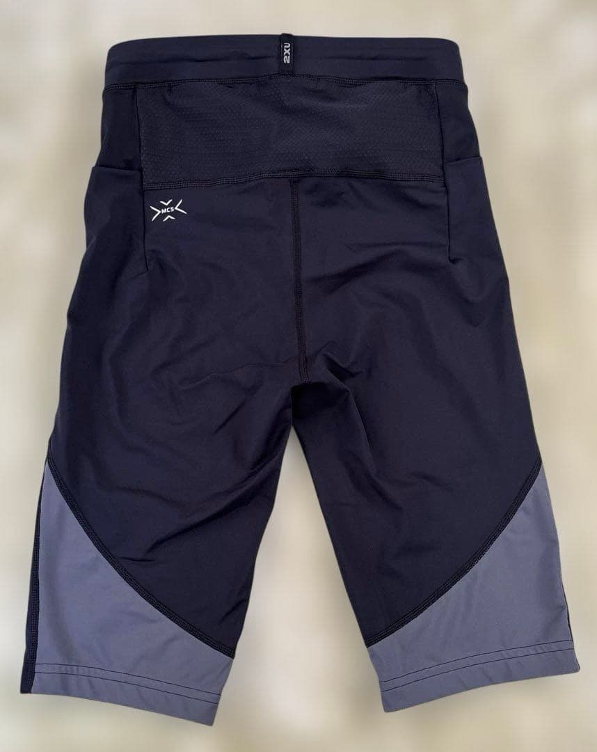 2xuツータイムズユー　ライトスピードリアクトコンプレッションショートショーツ