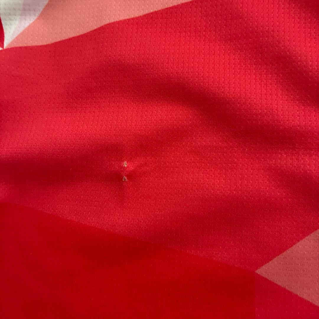 バドミントンウェア レッド/白 幾何学模様