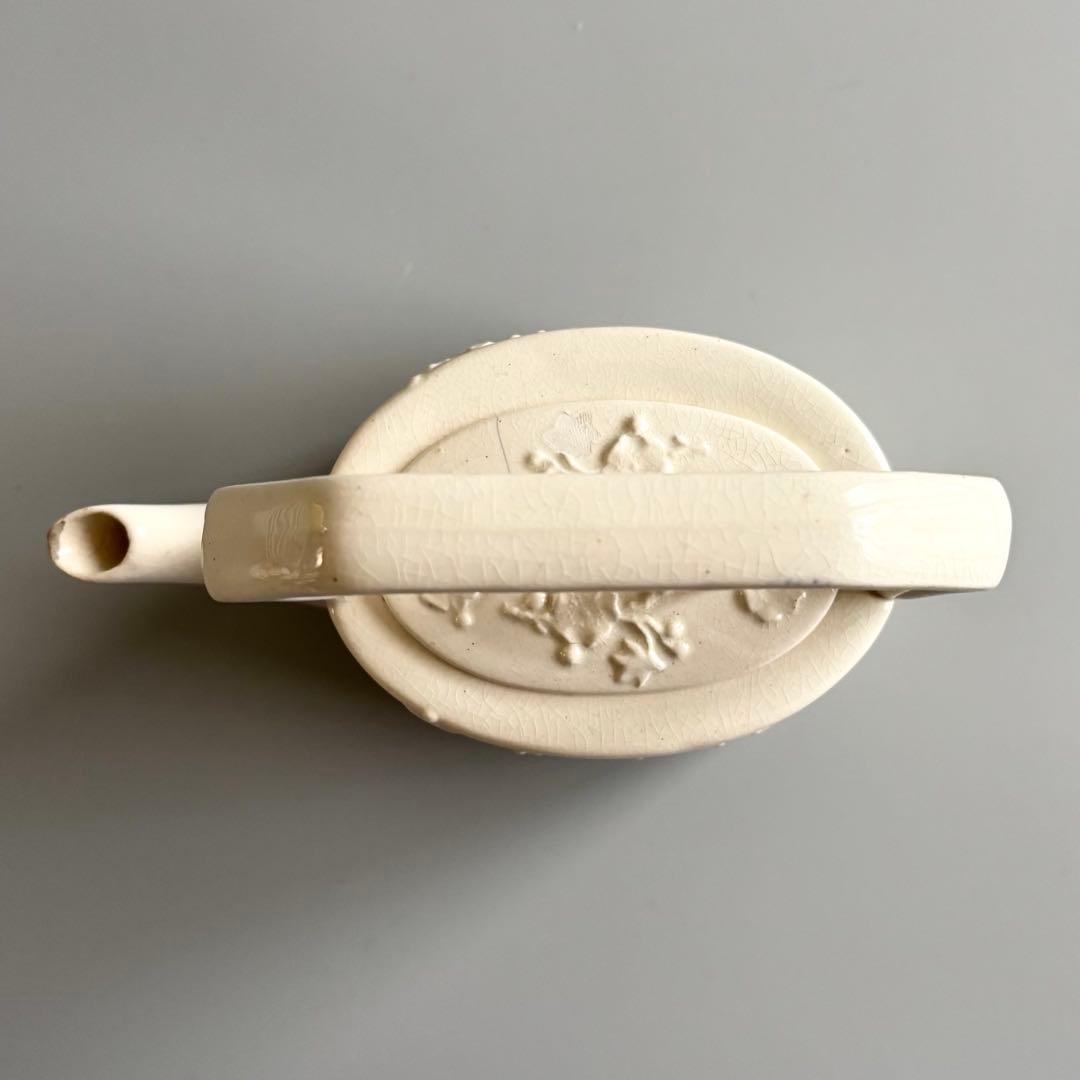 英国アンティーク　1880年代Bristol　　梅の浮彫りポット⚫︎稀少品・美術品