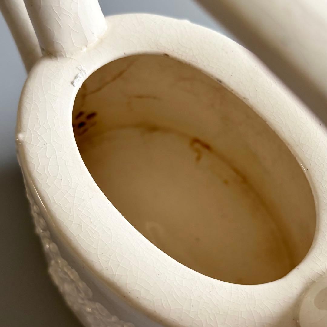 英国アンティーク　1880年代Bristol　　梅の浮彫りポット⚫︎稀少品・美術品