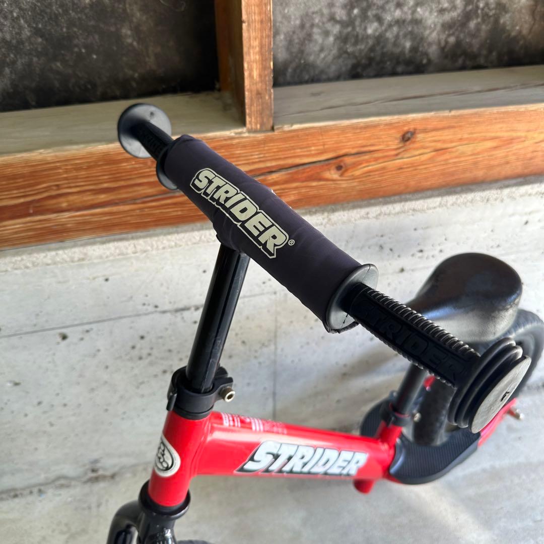 ストライダー スポーツモデル 12インチ レッド　フットステップ付きモデル