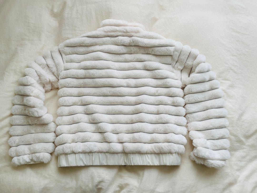 美品！アダバッドadabatのファージャケット防寒