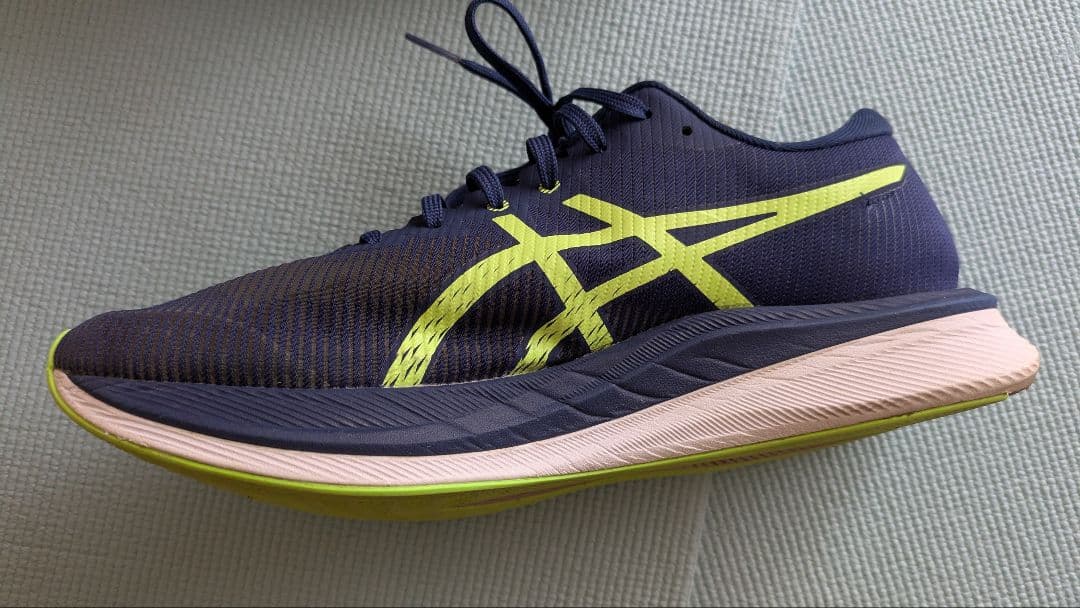 アシックス asics マジックスピード3 28.0cm ワイドです。