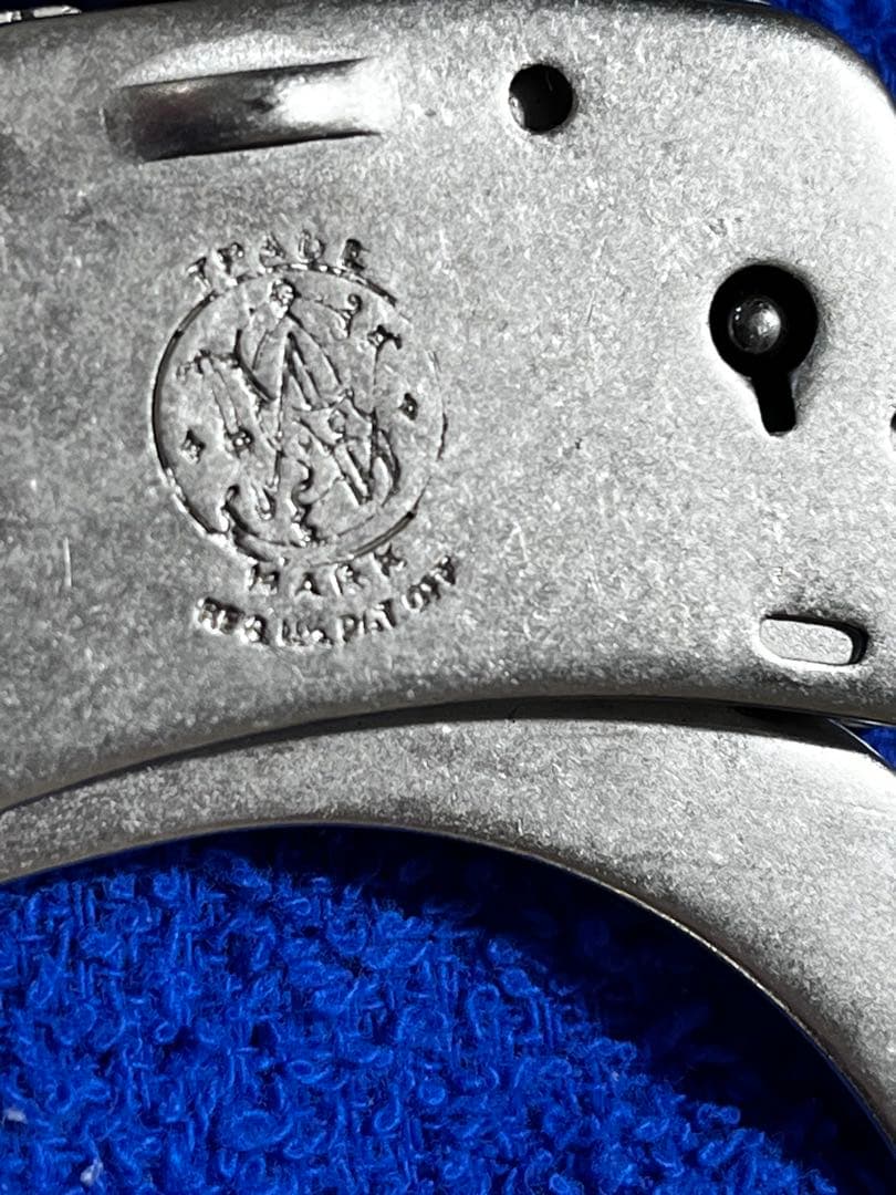 ☆ 最終値引 ☆ 米国 S＆W社 手錠 ( おそらくM 100 型 ？？ )