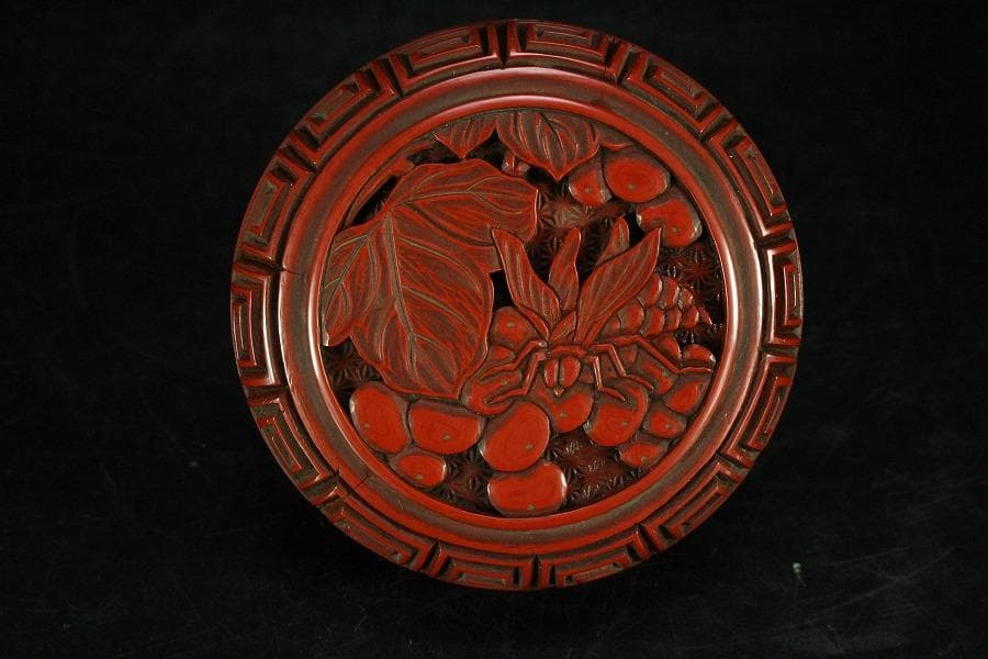 堆朱 刻果実虫 香合 漆 本堆朱保証 時代物(K-YC458)