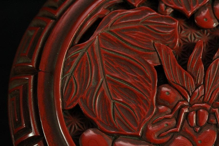 堆朱 刻果実虫 香合 漆 本堆朱保証 時代物(K-YC458)