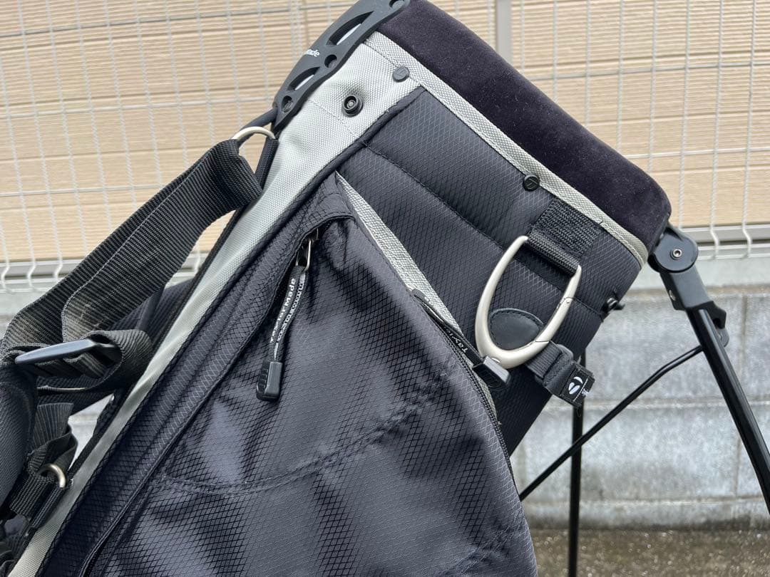 テーラーメイド　キャディバッグ　スタンド型　フードカバーあり