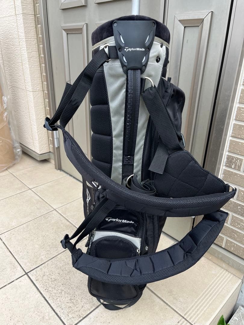 テーラーメイド　キャディバッグ　スタンド型　フードカバーあり