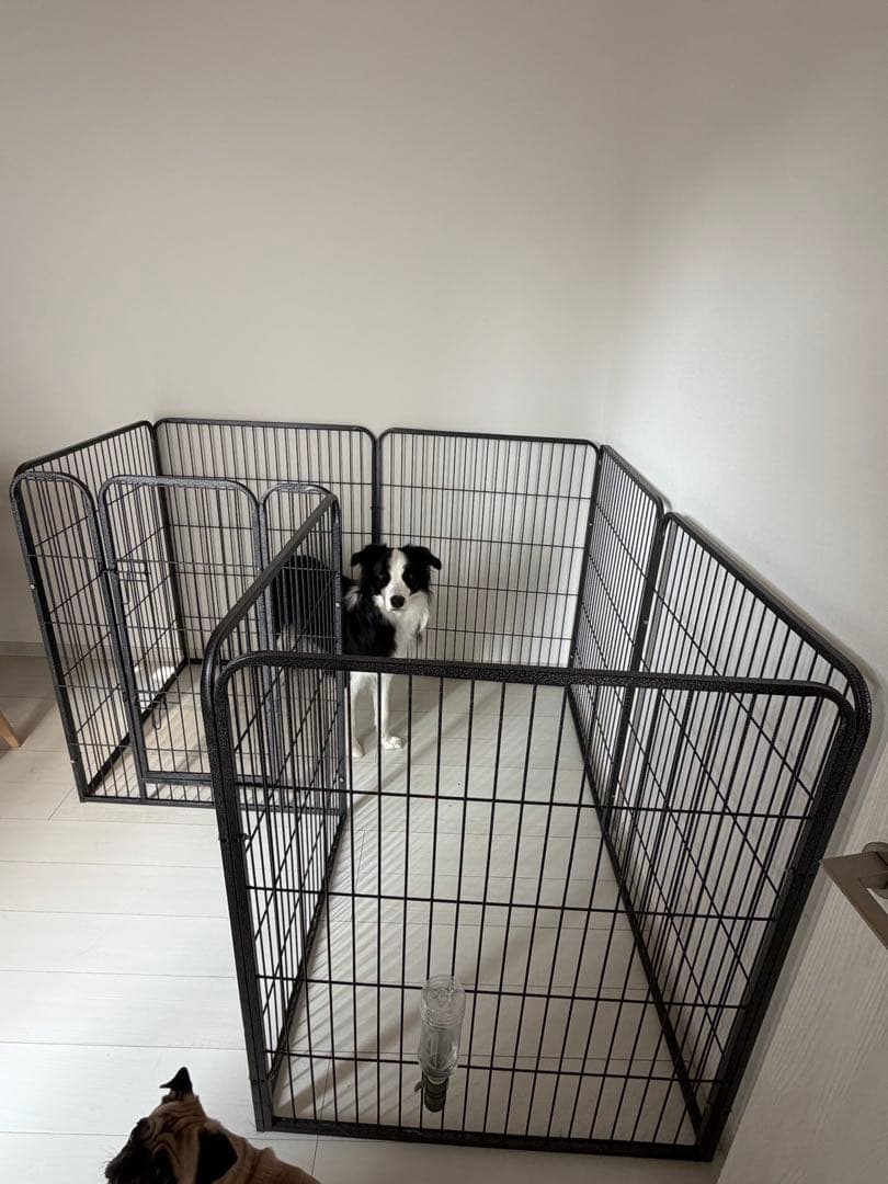 コーナー型金属製ペット用ケージ