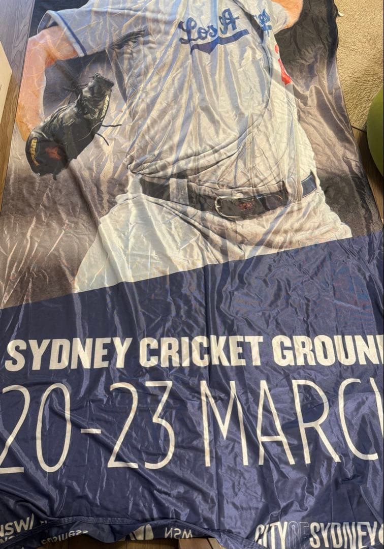 【超希少】MLB シドニー開幕戦2014記念フラッグ ドジャースカーショー　記念