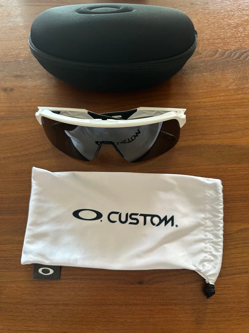 【オリジナル商品】新品同様　オークリー サングラス カスタムスートロライト