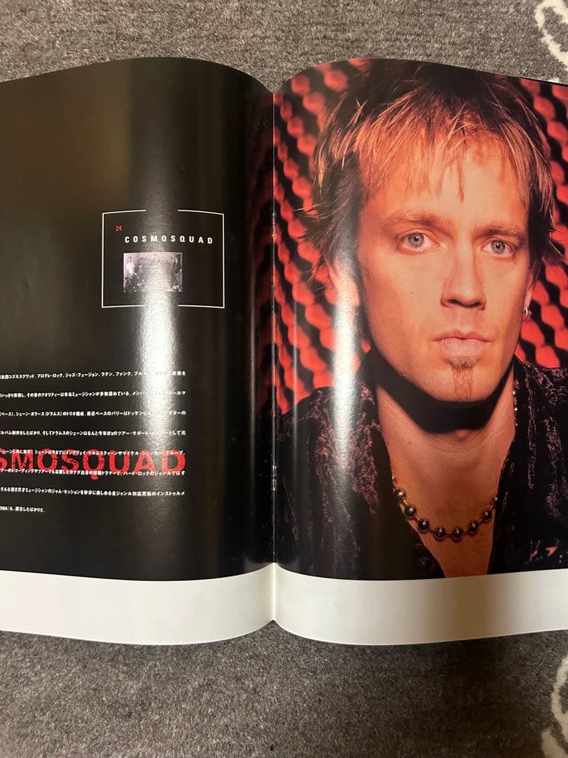 B'z シェーン ガラス サイン色紙＆PARTY DUDE冊子