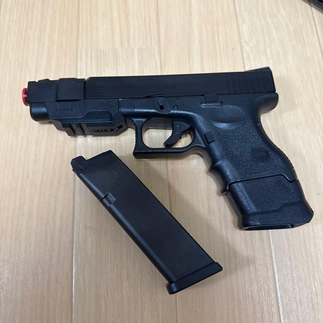 東京マルイ　グロック18c グロック26アドバンス　変えマガジン付き