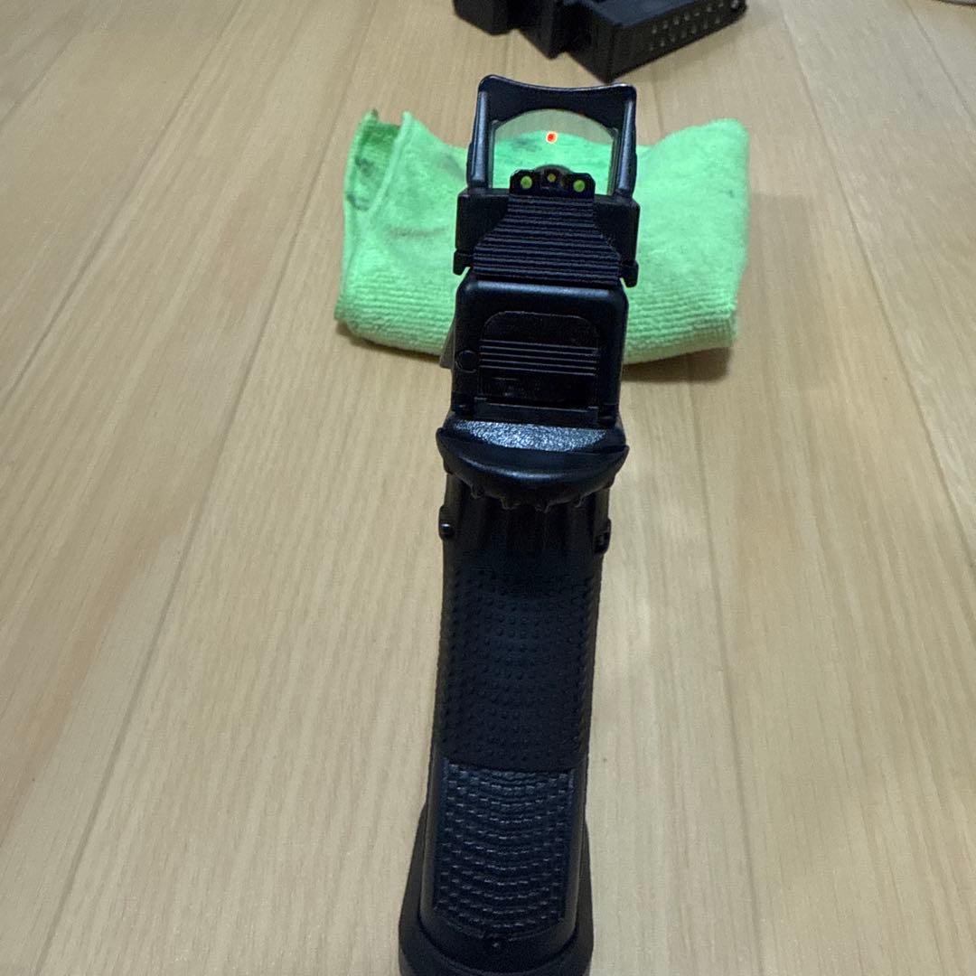 東京マルイ　グロック18c グロック26アドバンス　変えマガジン付き