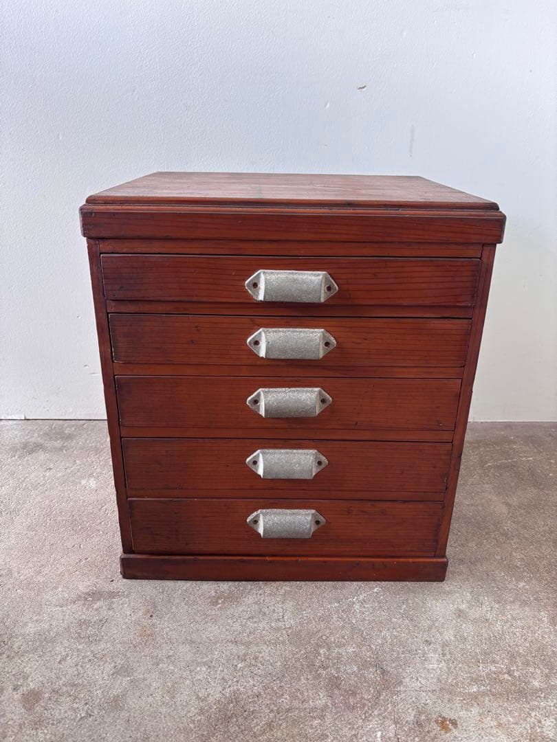 時計風防がたくさん入った小引き出し　5杯　時計部品　針　腕時計　デッドストック