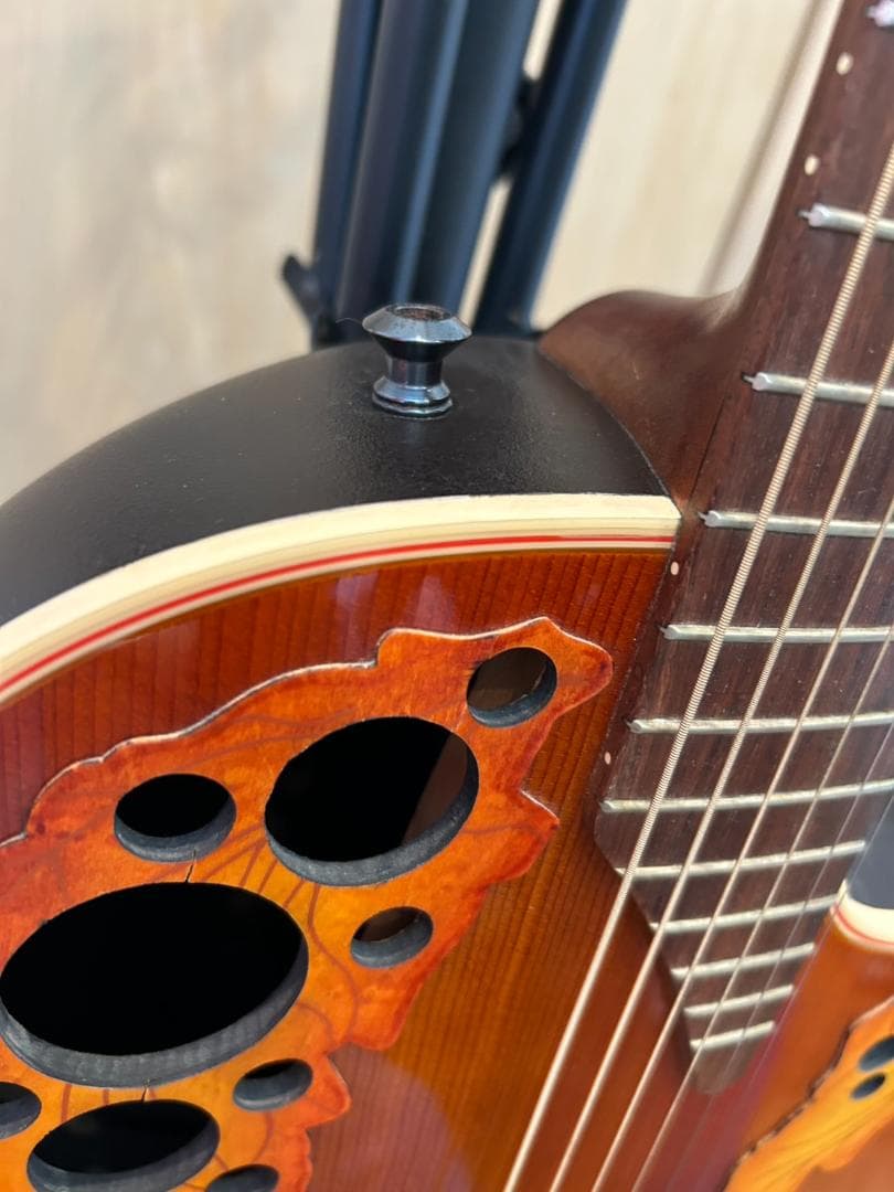 Ovation 6768 Elite Standard ハードケース付き