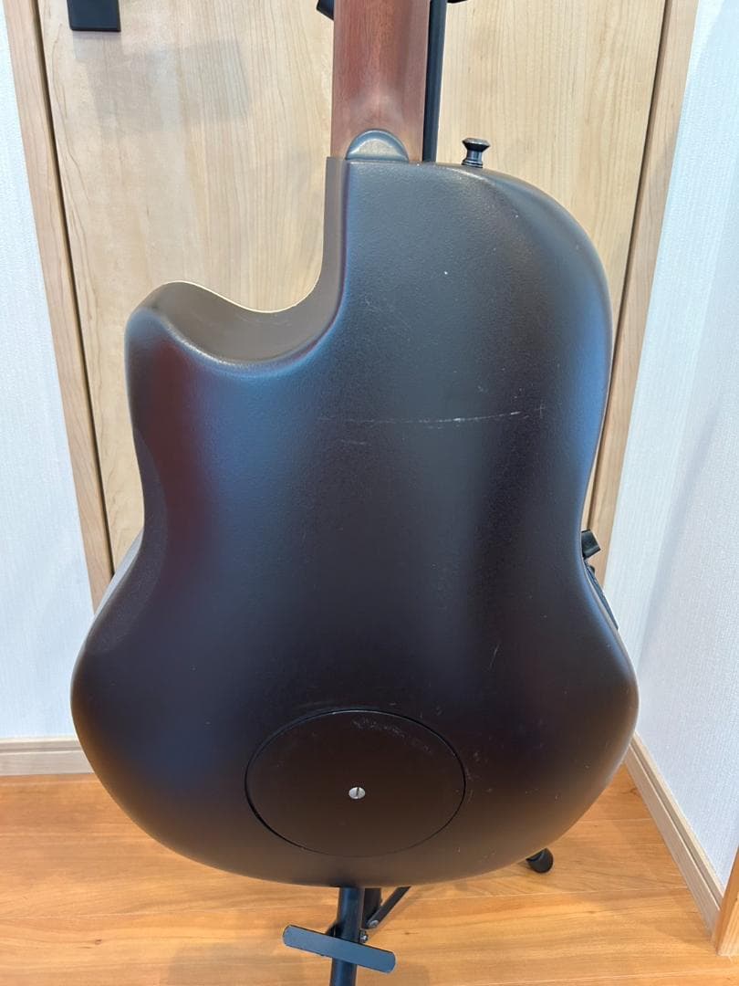 Ovation 6768 Elite Standard ハードケース付き