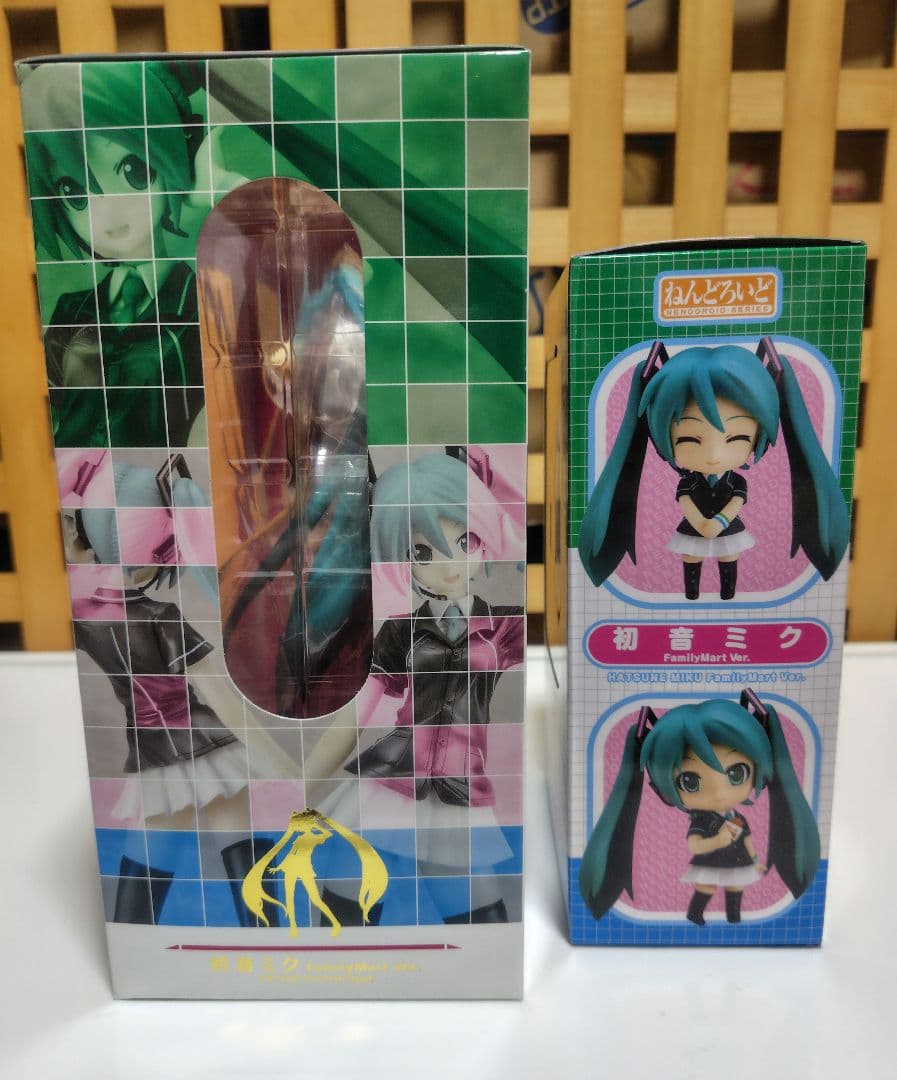 ２個セット初音ミク　未開封 FamilyMart Ver. 1/8フィギュア