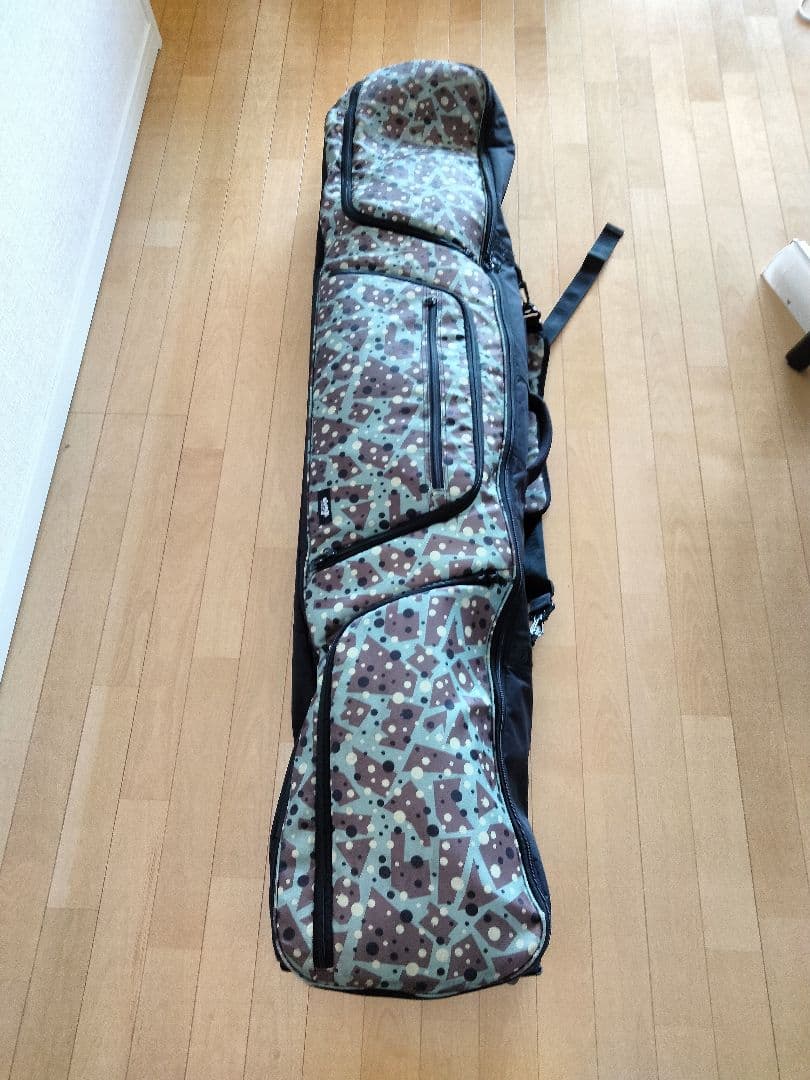 スノーボード三点セット キャリーバッグ、ソフトケース付き