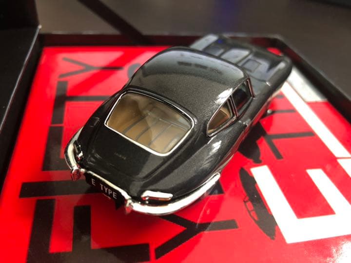 1/43 ixo JAGUAR E TYPE 50周年記念モデル ガンメタリック